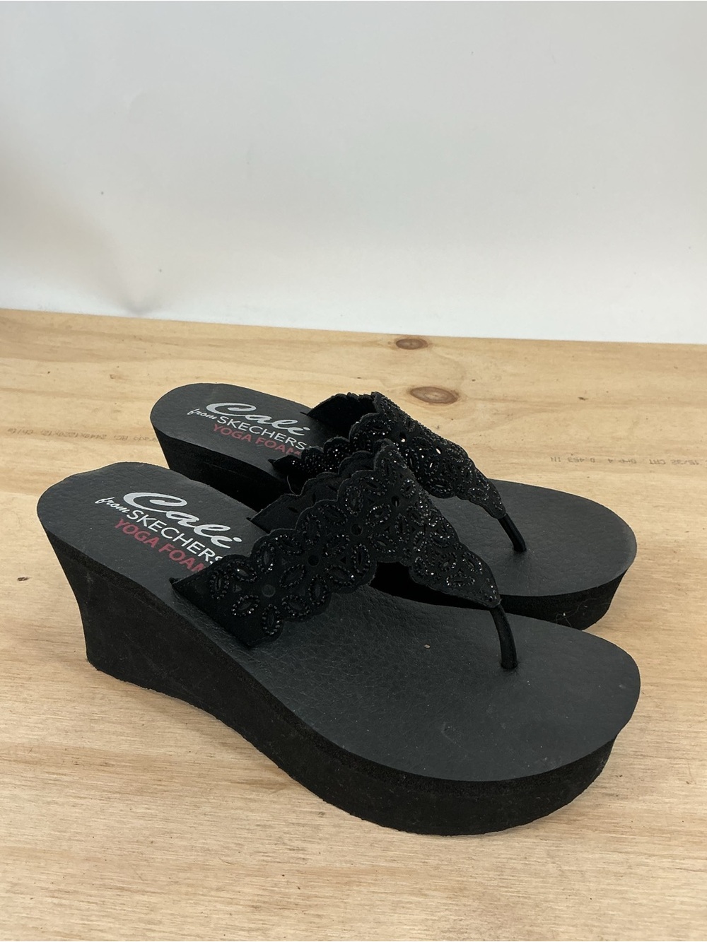 Skechers Black Embellished Wedge Thong Sandals Size 8